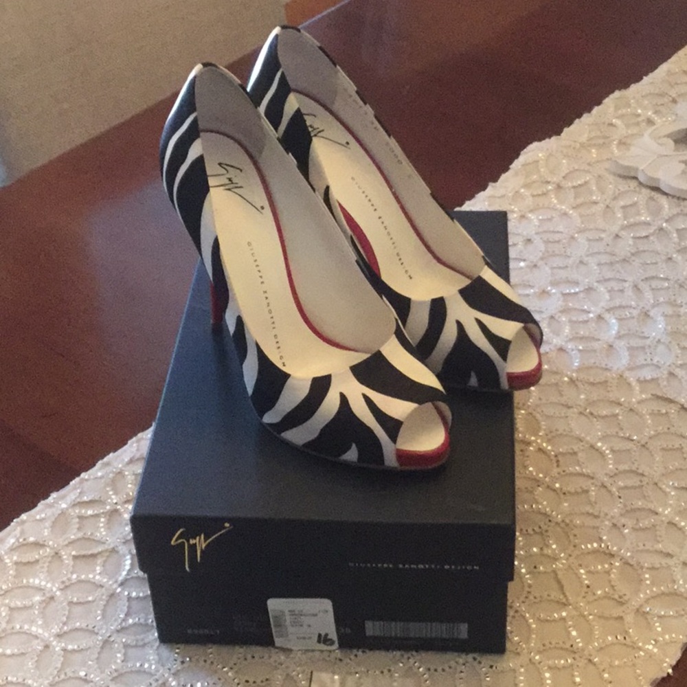 Giuseppe Zanotti Zebra Peep Toe Pumps Size 38 8